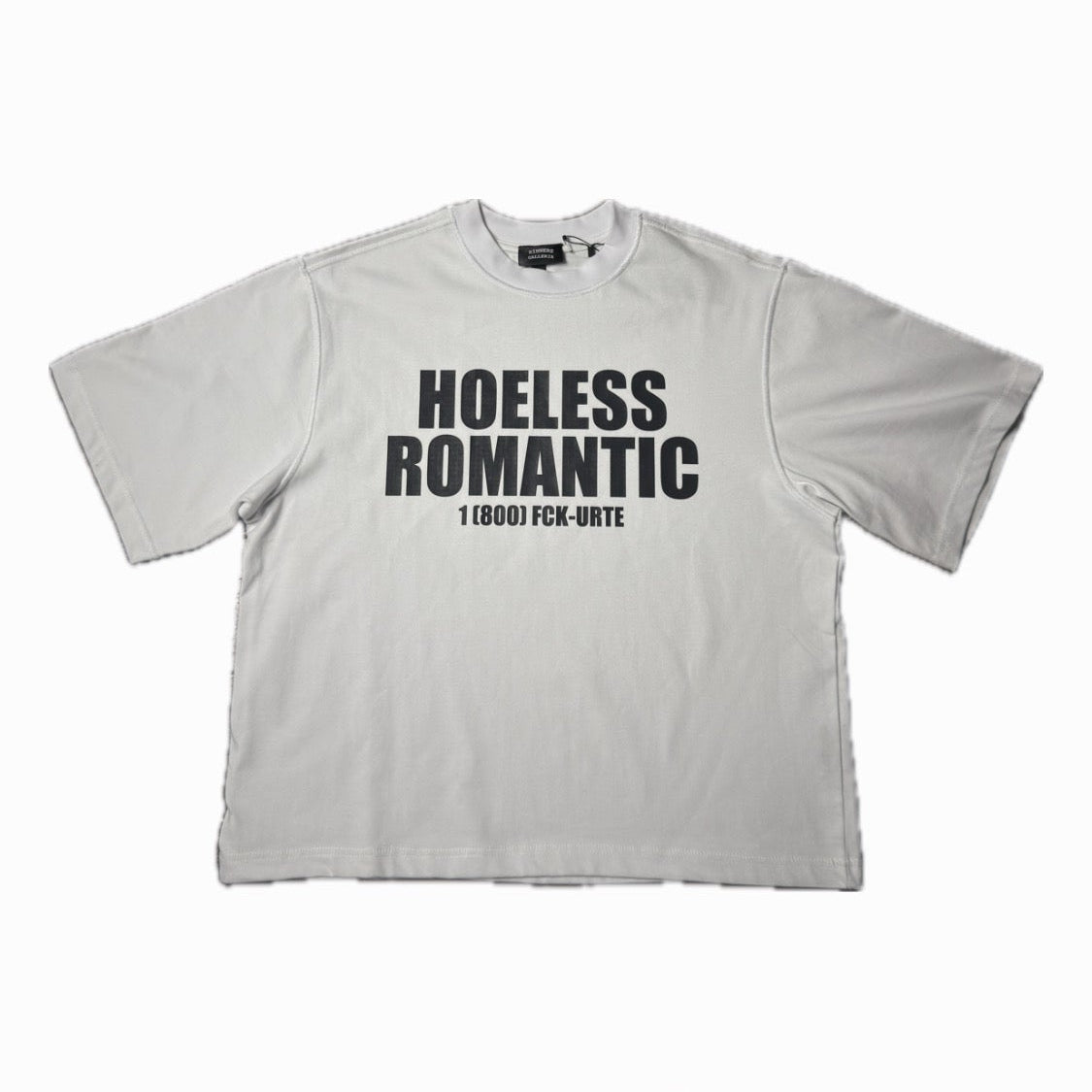 CAMISETA ROMÁNTICA SIN HOGAR
